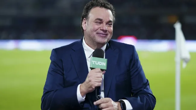 Bofo se enfrasca en ‘pelea’ con Faitelson