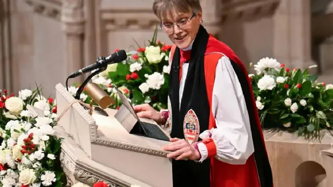 Donald Trump pide que se disculpe la obispa que defendió a migrantes