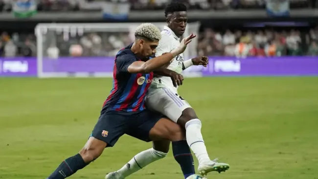 ¡Terminó la novela! Ronald Araujo renueva con Barcelona