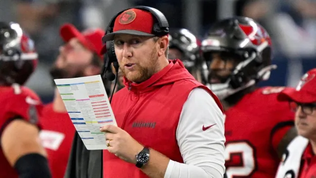 Jaguars contratan a Liam Coen, coordinador ofensivo de los Bucs