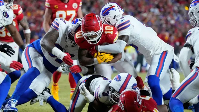 Kansas City y Bills en un partido con polémica arbitral