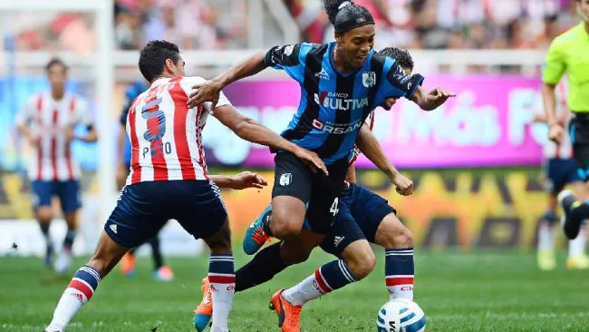 ¿Cómo le va a Chivas cuando se enfrentó a los fichajes bomba de la Liga MX?