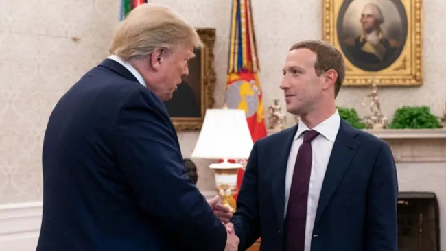 Mark Zuckerberg CEO de Meta junto a Donald Trump