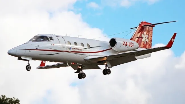 La aeronave pertence a la empresa Jet Rescue Air Ambulance.