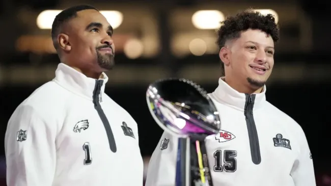 Mahomes y Hurts junto al Vince Lombardi