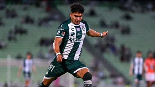 Stephano Carrillo llegó al Feyenoord