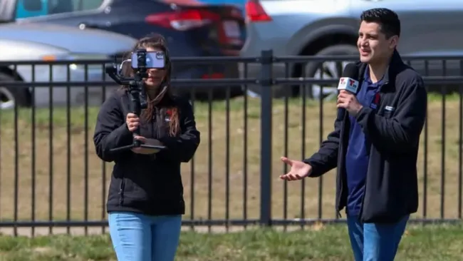 Adan Manzano, periodista de Telemundo, muere en cobertura del Super Bowl