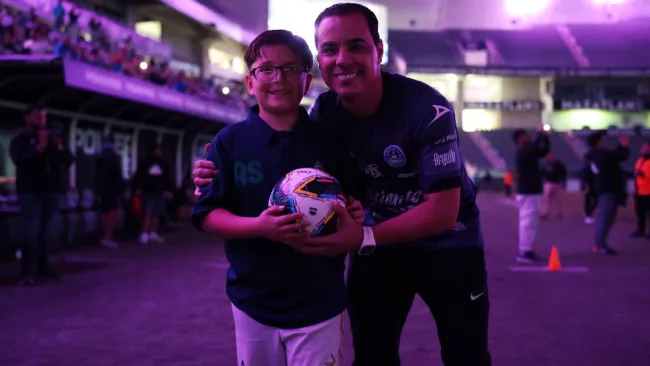 Mazatlán presume a Omar Bravo