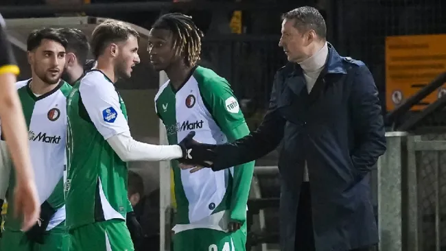 Feyenoord despide a Brian Priske