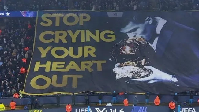 La pancarta que desplegó la afición del Man City