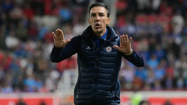 Vicente Sánchez "mantiene los pies en la tierra" pese a seguir invicto con Cruz Azul