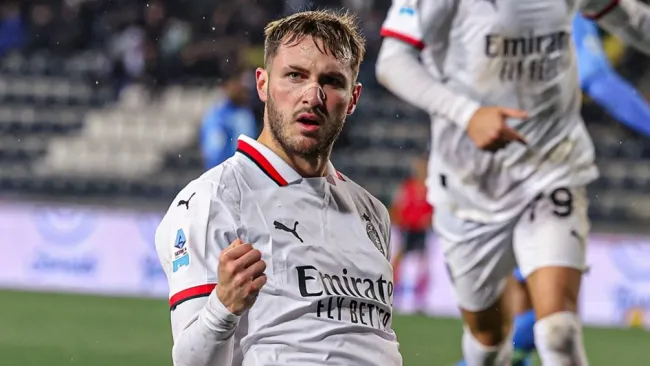 Santiago Giménez, el delantero mexicano más efectivo desde el Mundial de Qatar 2022 en clubes