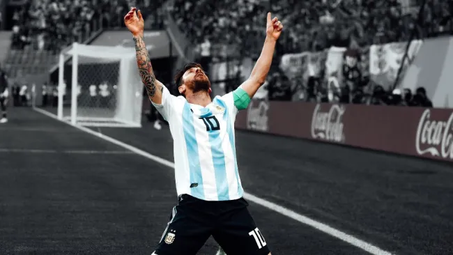 Messi salva a hermanos argentinos