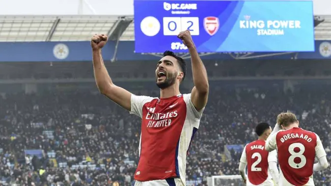 Arsenal vence a Leicester City y se acerca al liderato de la Premier