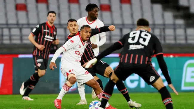 Entrenador de Bari acusa a Franco Vázquez de insultos racistas a jugador argelino