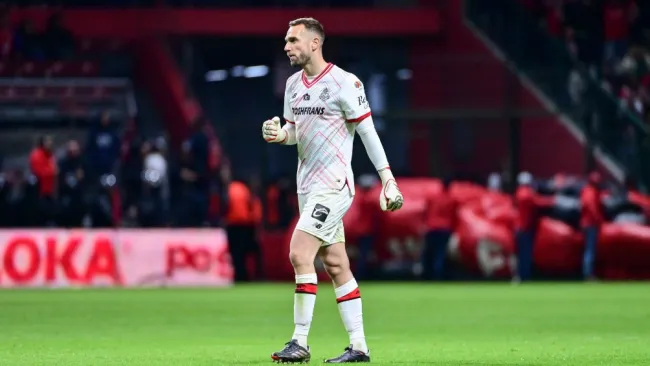 Sergio Canales, pieza 'clave' en la llegada de Pau López a Toluca 