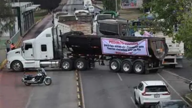 Transportistas piden se investigue a Sindicato de Cemento tras bloqueos