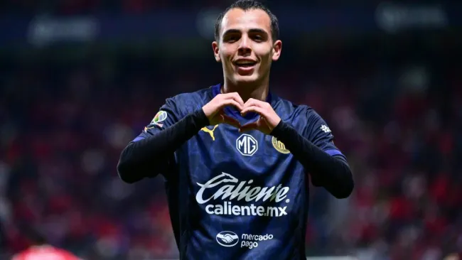 Chivas le pone nuevo apodo a Hugo Camberos por parecido con Vegeta