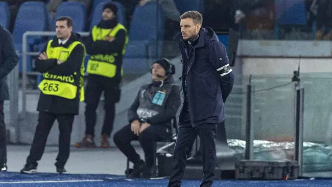 Porto de Martín Anselmi dejan ir el triunfo y se alejan del liderato en Portugal