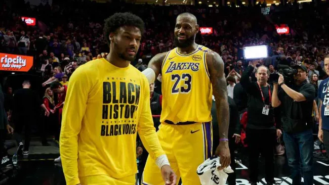 LeBron y Bronny James niegan las acusaciones hechas en una nueva demanda 