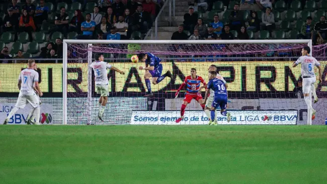 ¿Polémica? Mazatlán empata a Cruz Azul tras mano de Ángel Sepúlveda