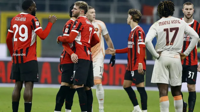 Prensa italiana revienta al Milan de Santiago Giménez