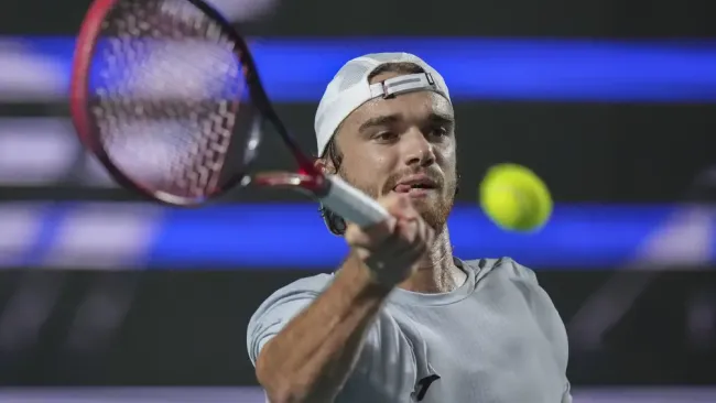 Tomas Machac es el primer finalista del Abierto Mexicano de Tenis tras vencer a Nakashima