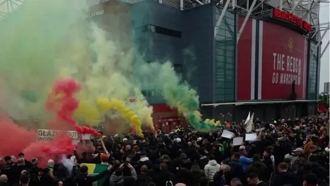 Aficionados del Manchester United convocan protesta contra dueños del equipo