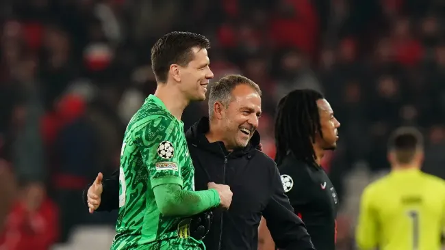Hansi Flick elogió el nivel de Szczesny tras su actuación en Champions League