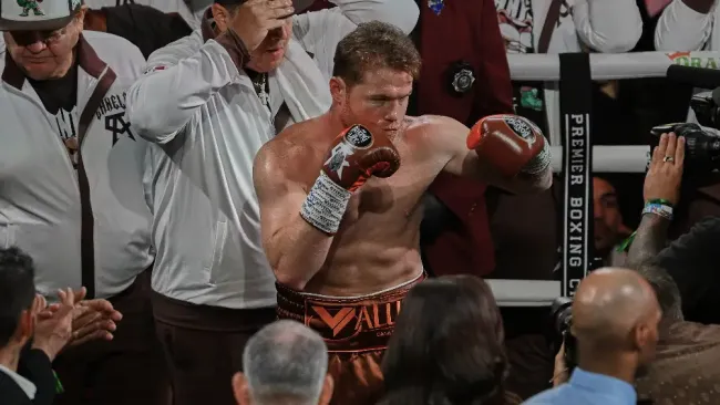 Canelo Álvarez reconoce a los boxeadores mejores que él en una dinámica