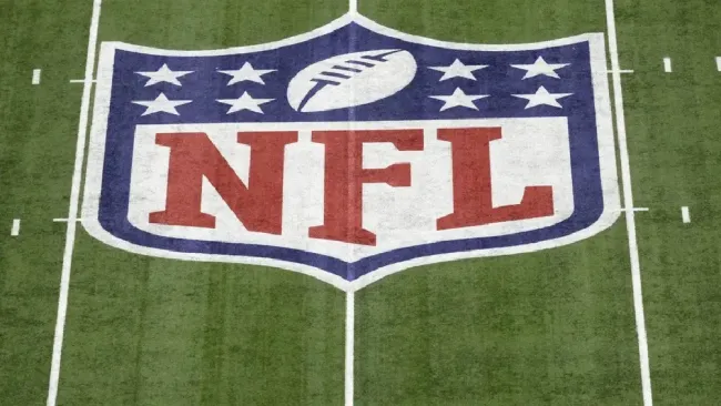 Equipos de la NFL gastan más de 800 millones en contratos en un sólo día