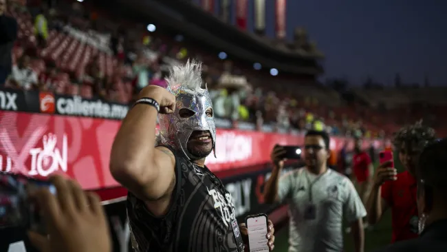 Escorpión Dorado fue el encargado de la presentación del nuevo jersey de la Selección Mexicana