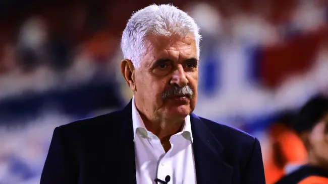 Tuca Ferretti se postula para DT de Rayados 