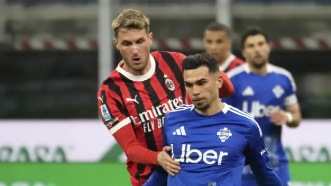 ¡Mala racha para Santi Giménez! El mexicano lleva cinco partidos sin gol en Serie A