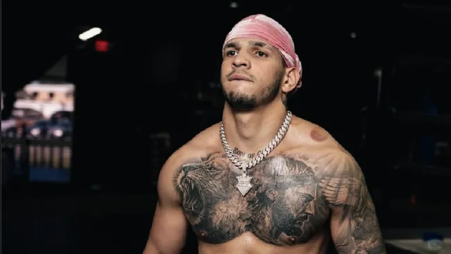 Edgar Berlanga regresó al ring con victoria por nocaut técnico sobre González-Ortiz