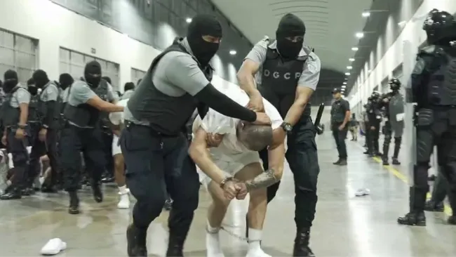 EE.UU. deporta a más de 250 presuntos miembros del Tren de Aragua y MS-13 a El Salvador