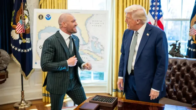 Conor McGregor visita a Donald Trump en el Día de San Patricio pese a demandas por abuso sexual