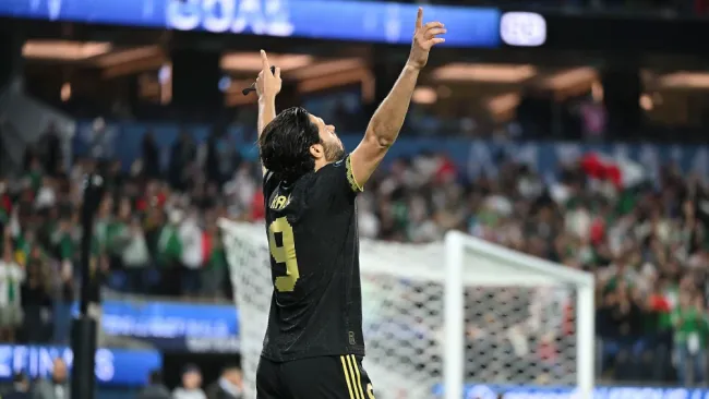 Raúl Jiménez requirió pocos segundos para poner el 0-1 ante Canadá