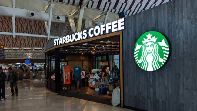 VIDEO: Starbucks debe pagar 50 millones de dólares a repartidor que se quemó los genitales con un café