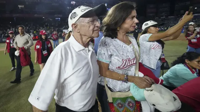 Alfredo Harp Helú tras campeonato de Diablos Rojos Femenil: "Gran trabajo de las mujeres"