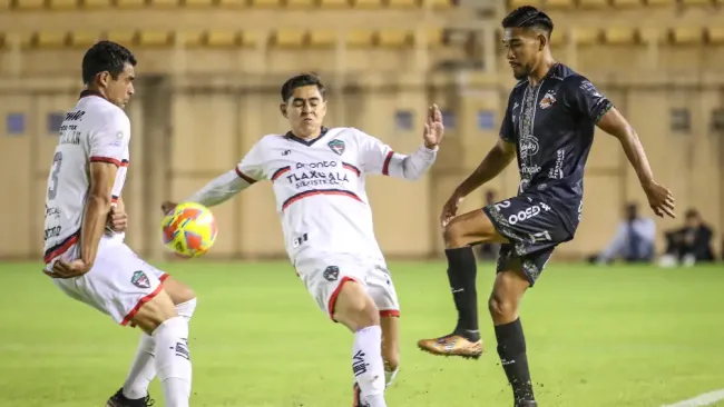 ¿Otra vez? Un extraño autogol se da en la Liga de Expansión durante el Alebrijes vs Coyotes