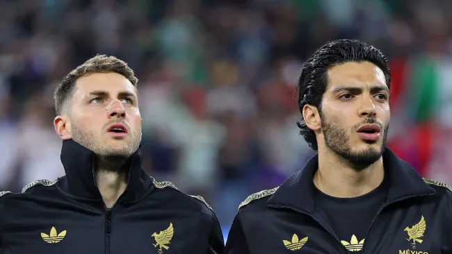 Raúl Jiménez fue claro sobre el tema de jugar con Santiago Giménez y su gran entendimiento