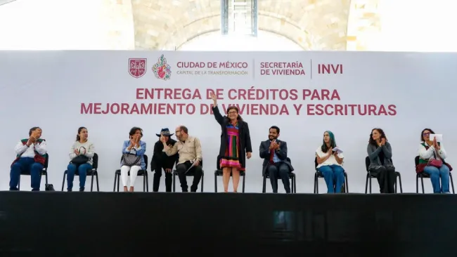 Clara Brugada en la Entrega de Créditos para Mejoramiento de Vivienda y Escrituras