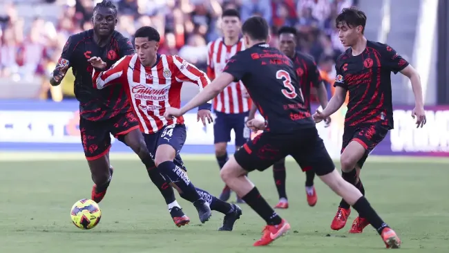 Chivas rescata empate en amistoso ante Xolos