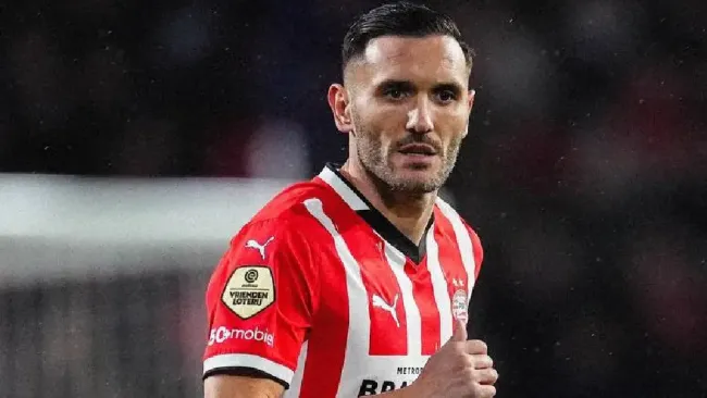 Lucas Pérez, futbolista español, será baja de PSV por tuberculosis