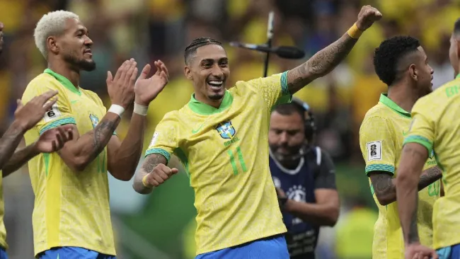 Raphinha calienta el Superclásico 