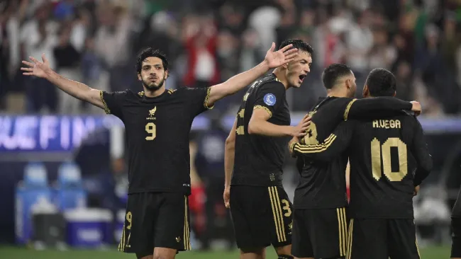 Raúl Jiménez recibe elogios 