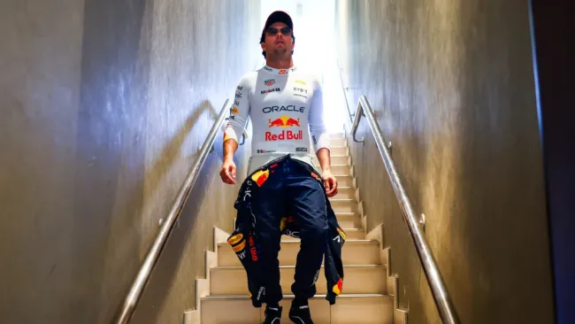 El mexicano dejó a Red Bull tras una mala temporada en 2024