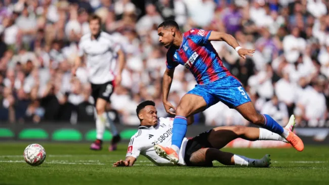 Raúl Jiménez entró de cambio en derrota por goleada de Fulham