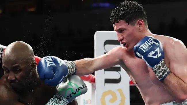 William “Camarón” Zepeda defiende exitosamente su campeonato interino de peso ligero del CMB